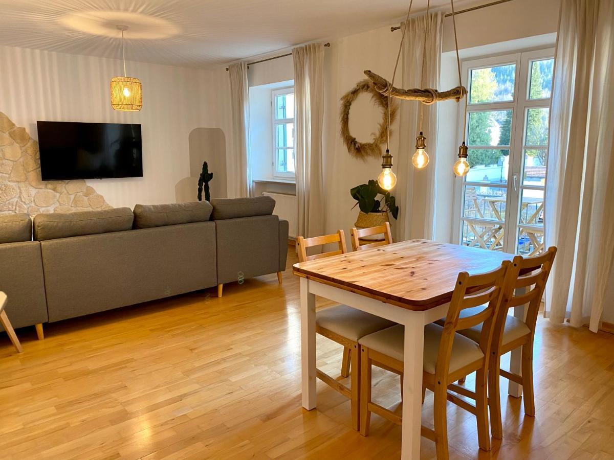 Best Butler Boho Boutique City Apartment Netflix Fussen Bagian luar foto